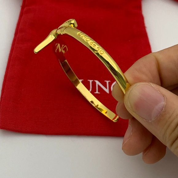 NEW Uno de 50 FORTUNE TOPAZ Gold Plated Cuff Bracelet Adjustable - Picture 8 of 11